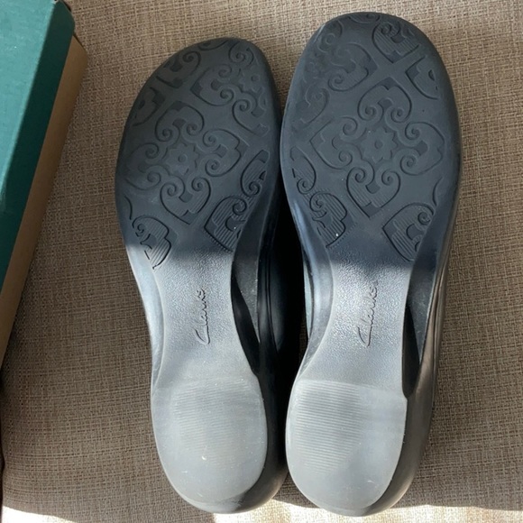 Clarks Navy Loafer - Picture 5 of 5